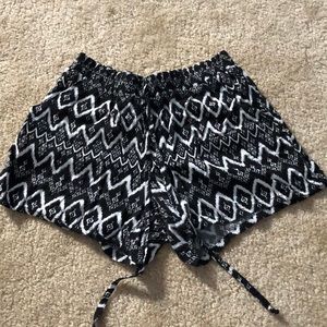 Black and white print cotton shorts